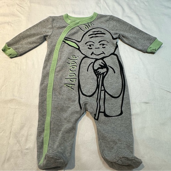 Star Wars - Gray and Green Kids One Piece sleeper/romper - Picture 1 of 3